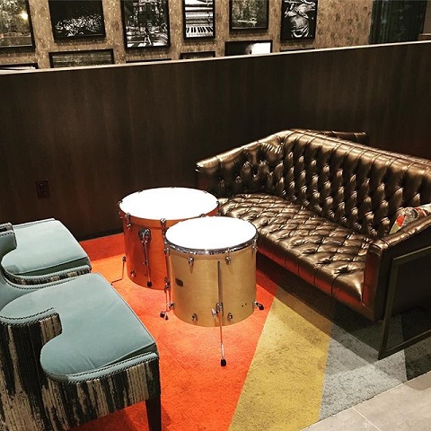 music-themed lobby seating at Cambria Hotel Philadelphia