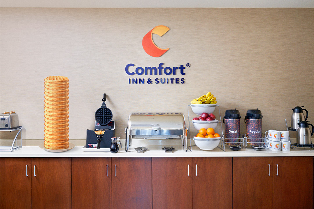 What Time is Comfort Inn Breakfast? Savor Early Eats!