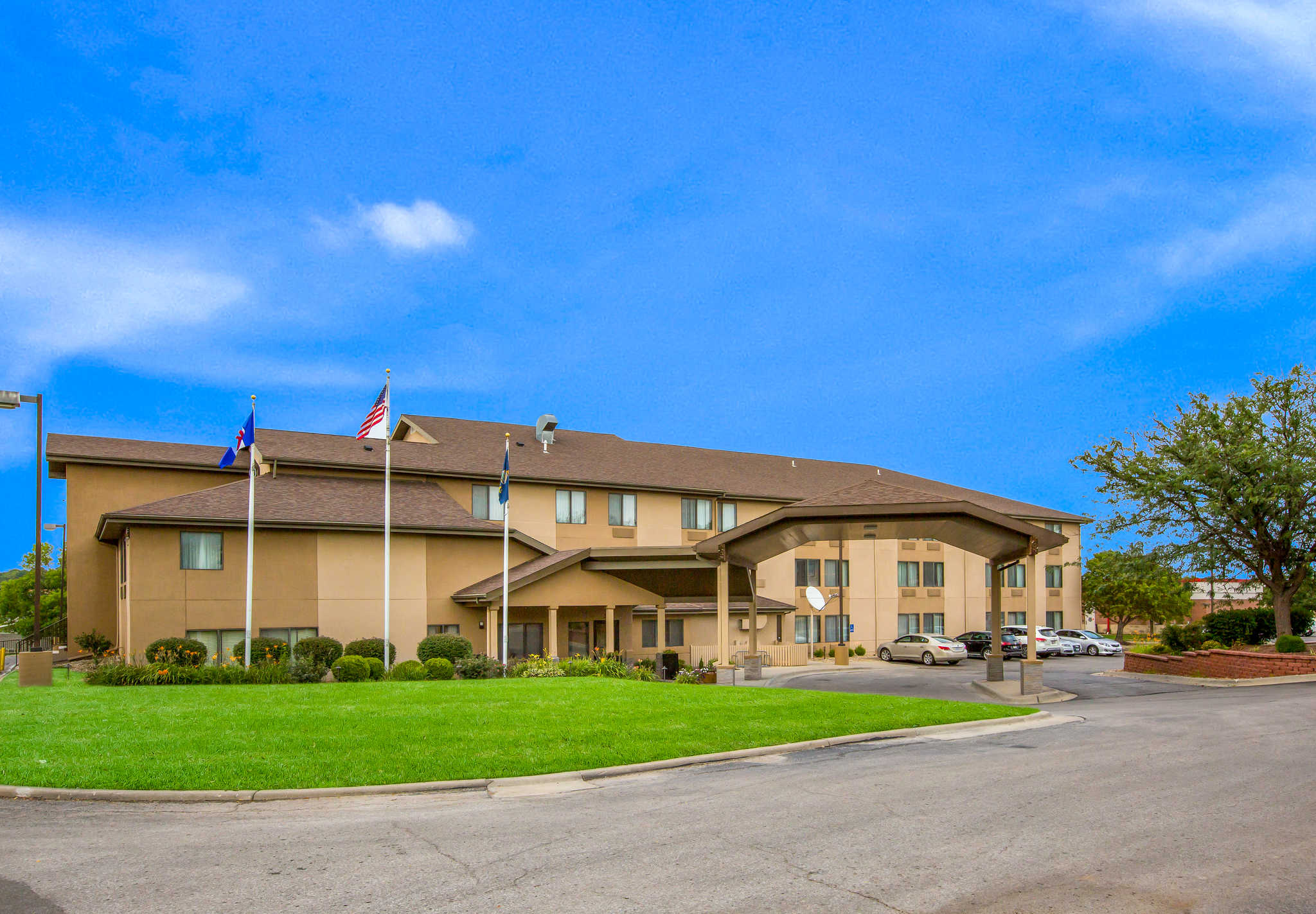 Rodeway Inn Hotels in Lawrence, KS by Choice Hotels