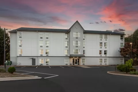 Hotel in Asheville, NC | Rodeway Inn® Official Site | Rodeway Inn & Suites  Near Outlet Mall - Asheville