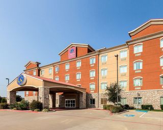 Comfort Suites Hotel in Plano, TX - Book Your Stay Today!