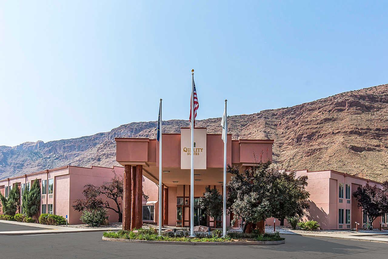 Quality Suites hotel in Moad, UT | Quality Suites Moab near Arches National Park - Hotel in Moab, UT